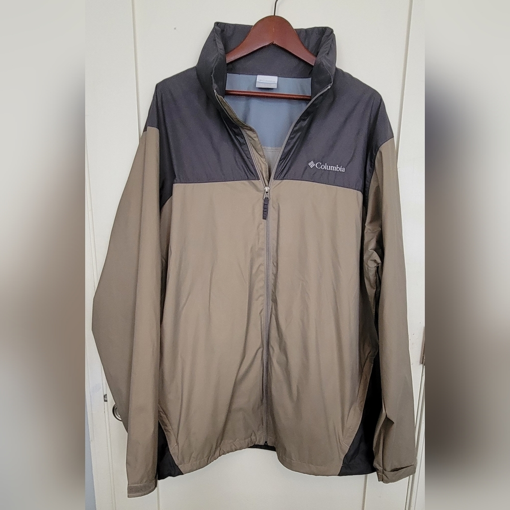 Columbia Packable Windbreaker